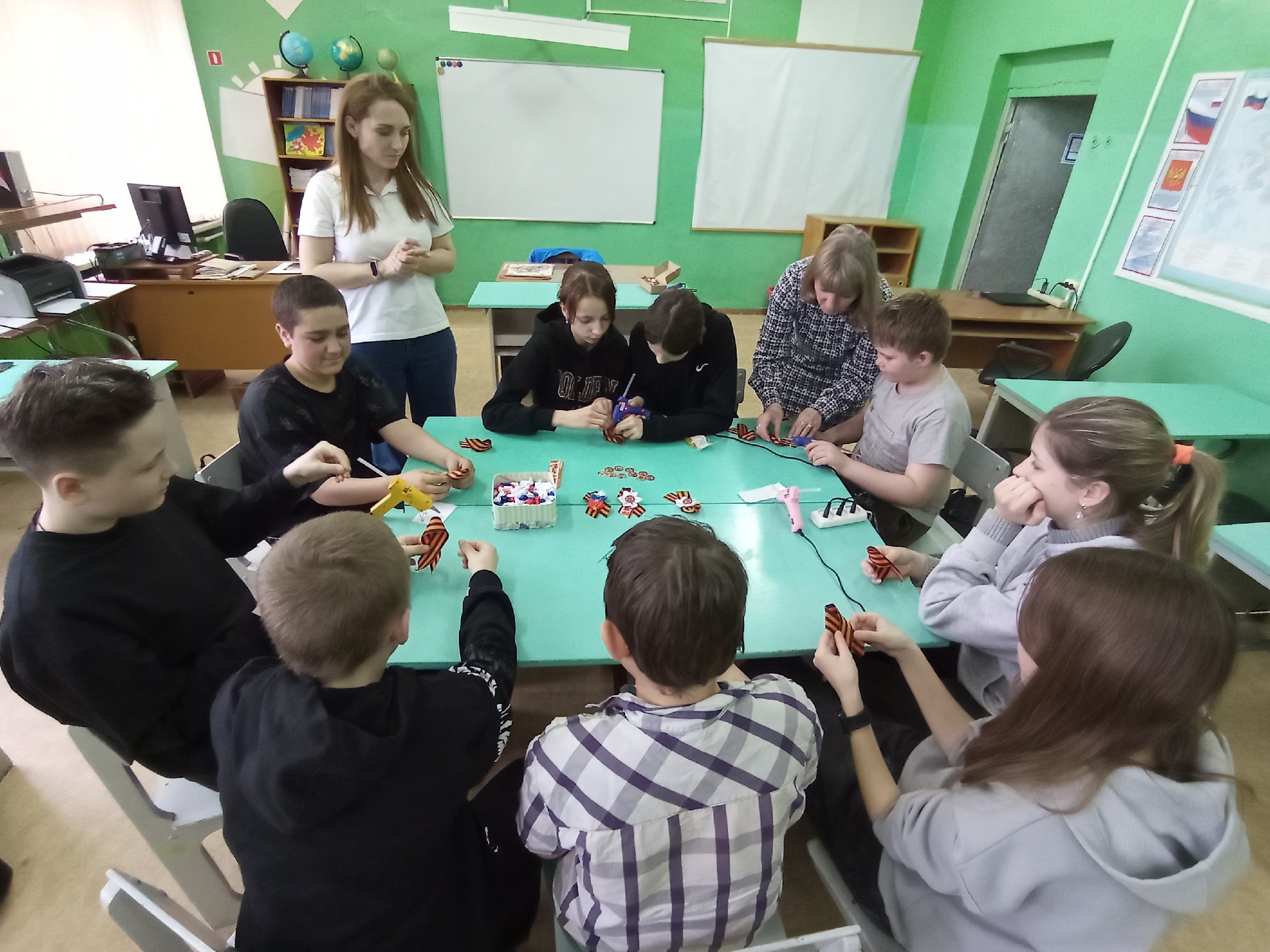 Мастер-класс "Брошь для Георгиевской ленты".